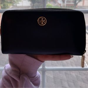 Tory Burch Leather Continental Wallet